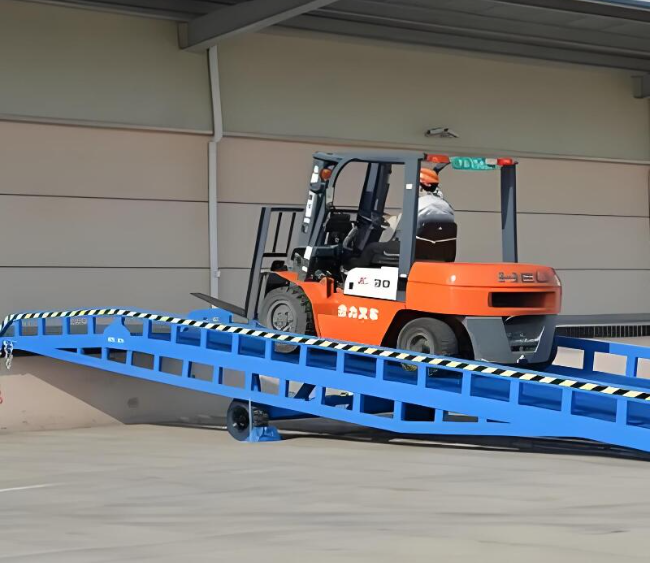 南充移动式卸货平台（叉车用）